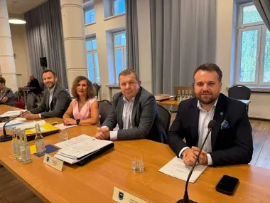 Radni zbiorą się wcześniej niż zwykle. Na stole działka przy Radomskiej i budżet